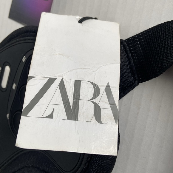 ZARA X SEGA - Mega drive Controller Control Pad Waist Bag - NWT - Picture 3 of 10